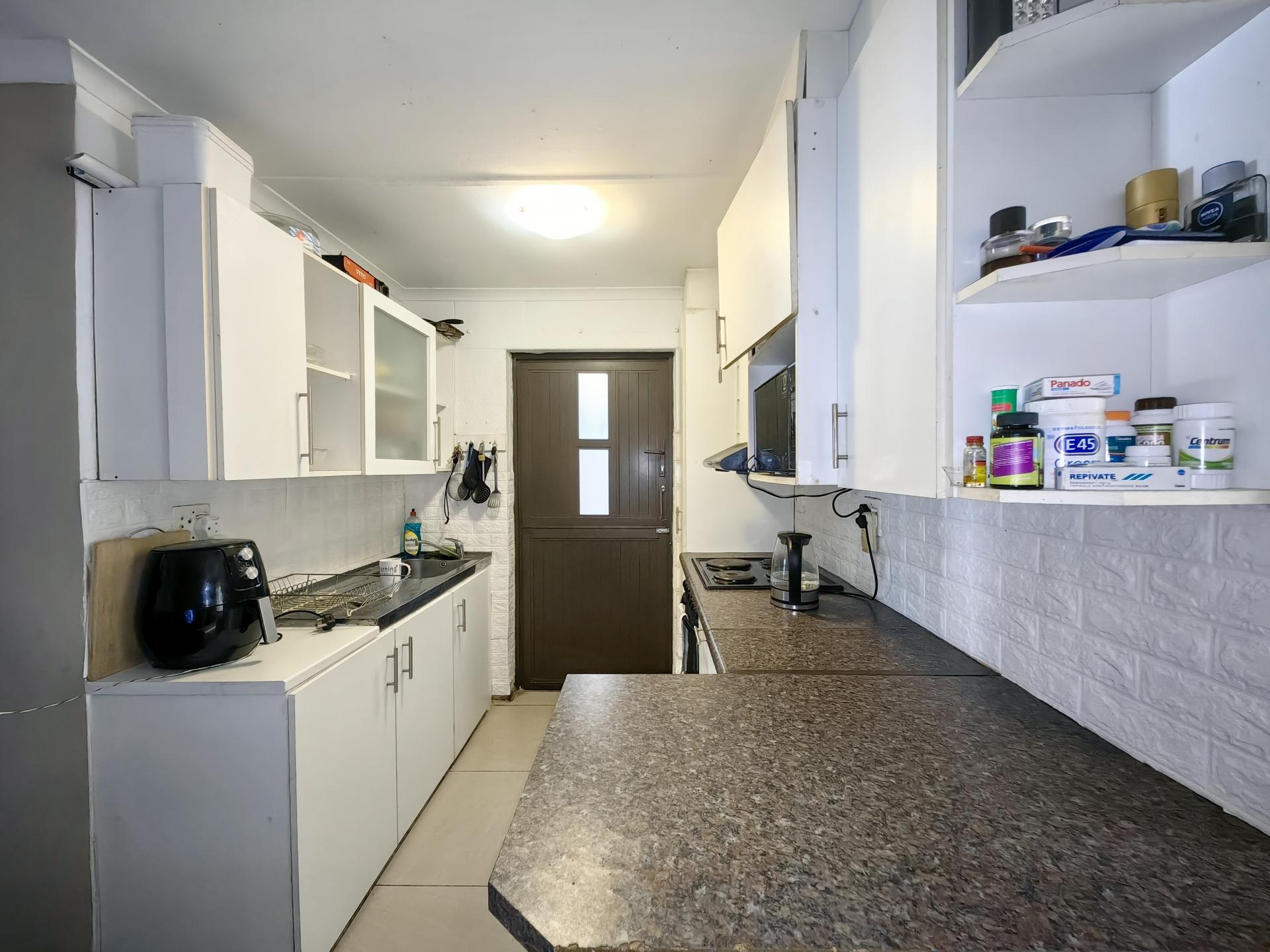Kitchen of property in Rocklands