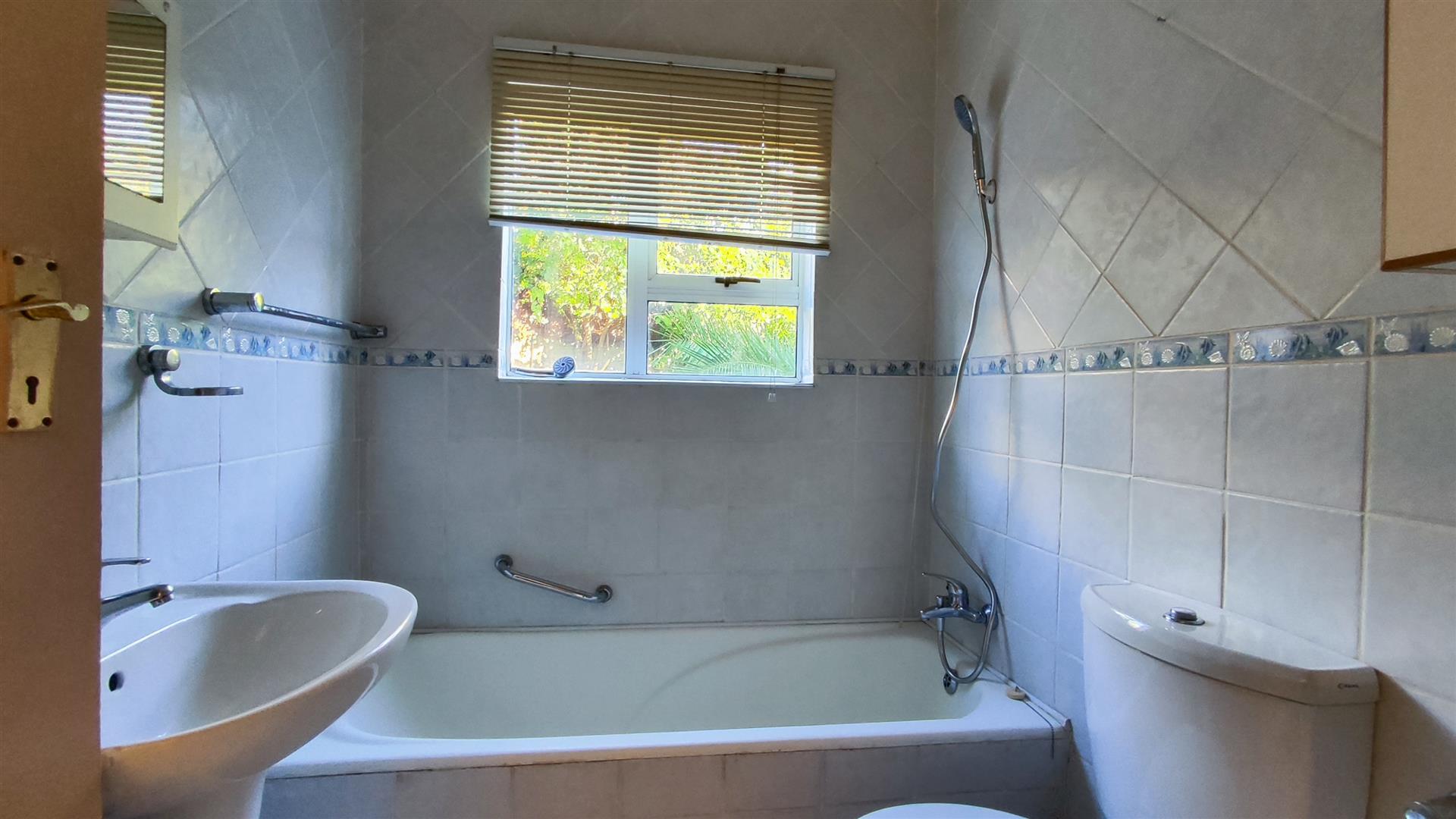 Bathroom 1 - 5 square meters of property in Terenure