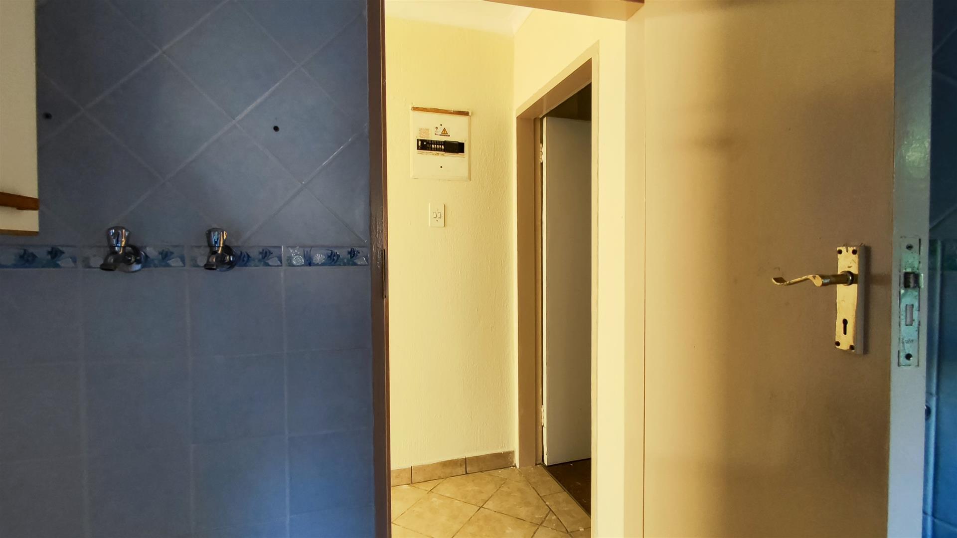 Bathroom 1 - 5 square meters of property in Terenure