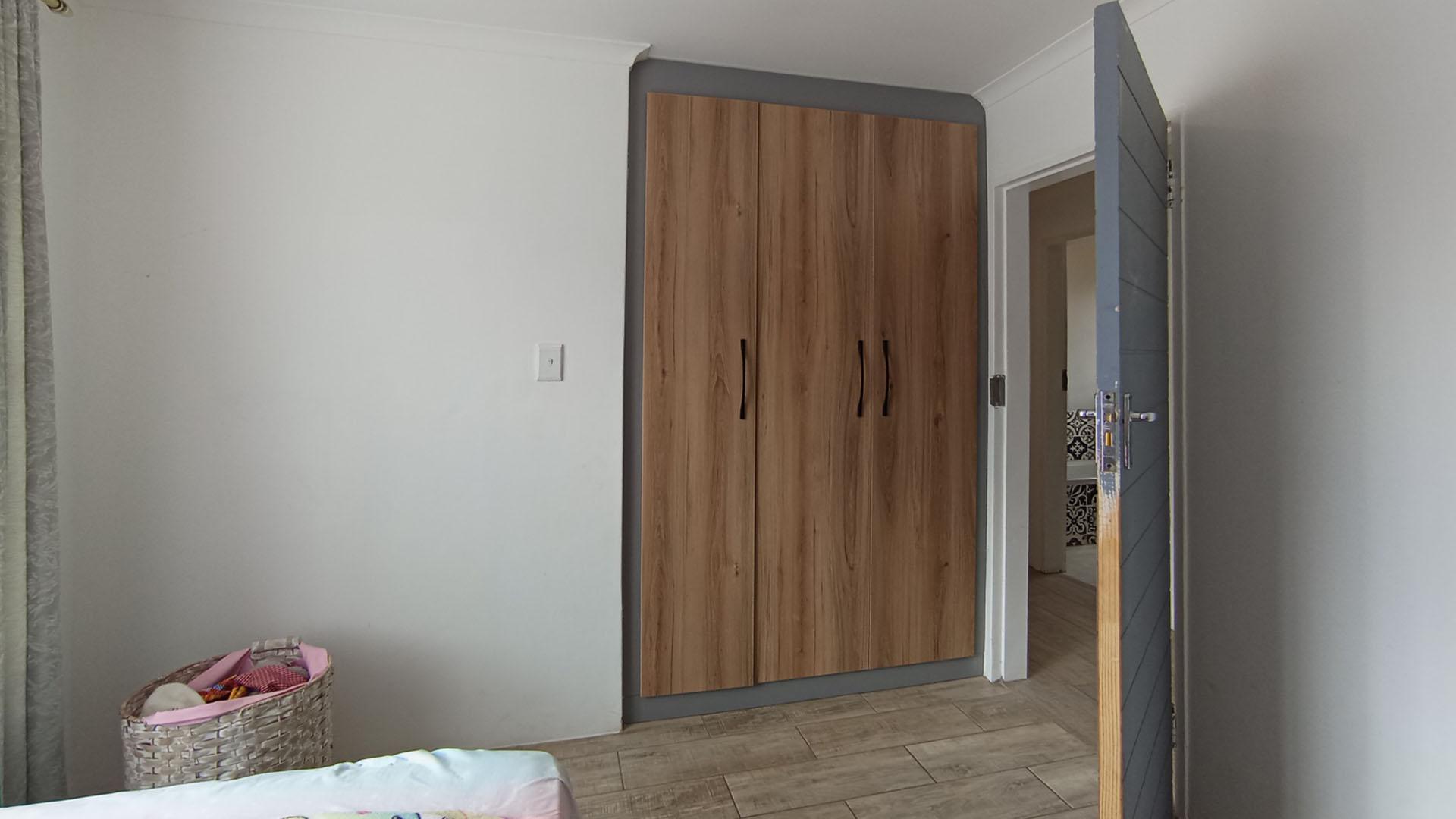 Bed Room 2 - 12 square meters of property in Faerie Glen