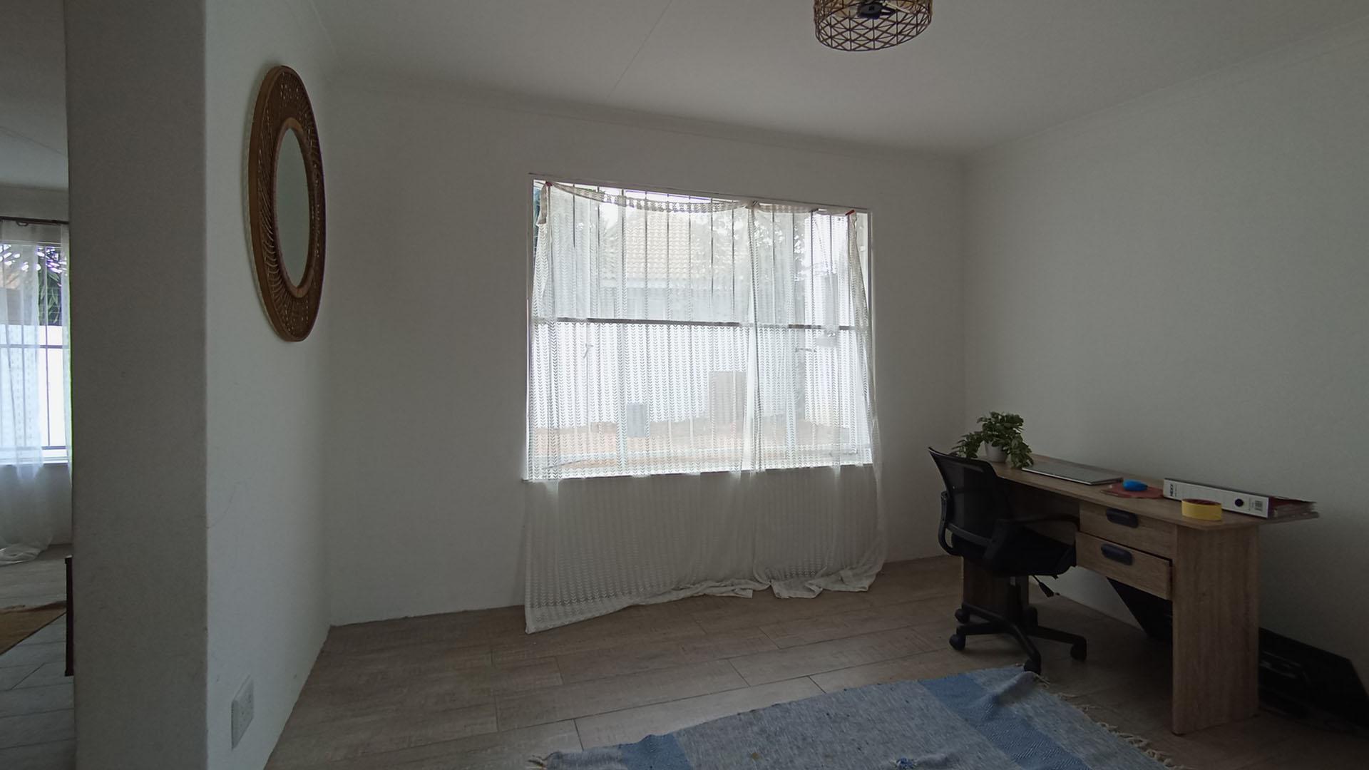 Dining Room - 14 square meters of property in Faerie Glen