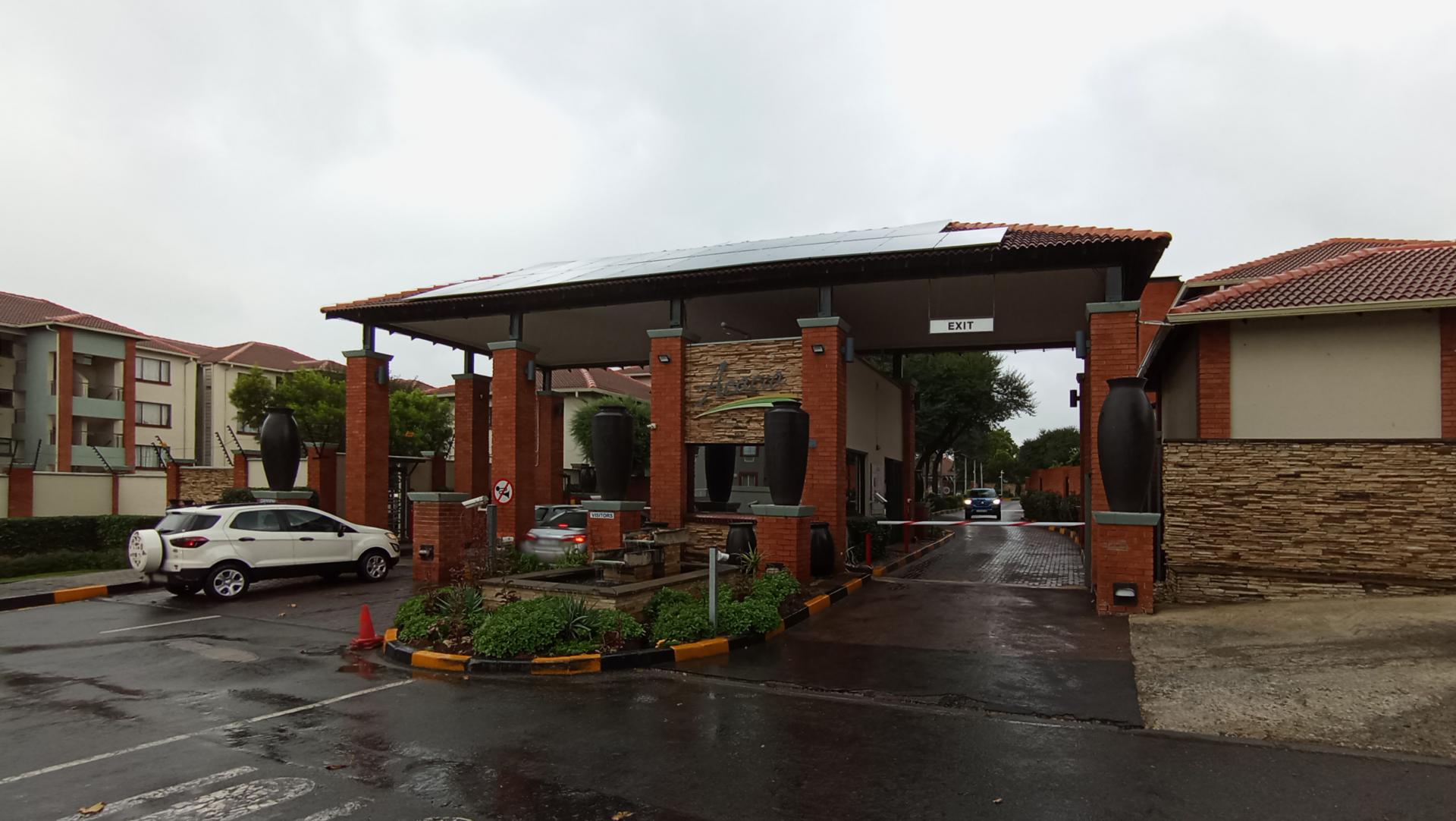 Front View of property in Greenstone Hill