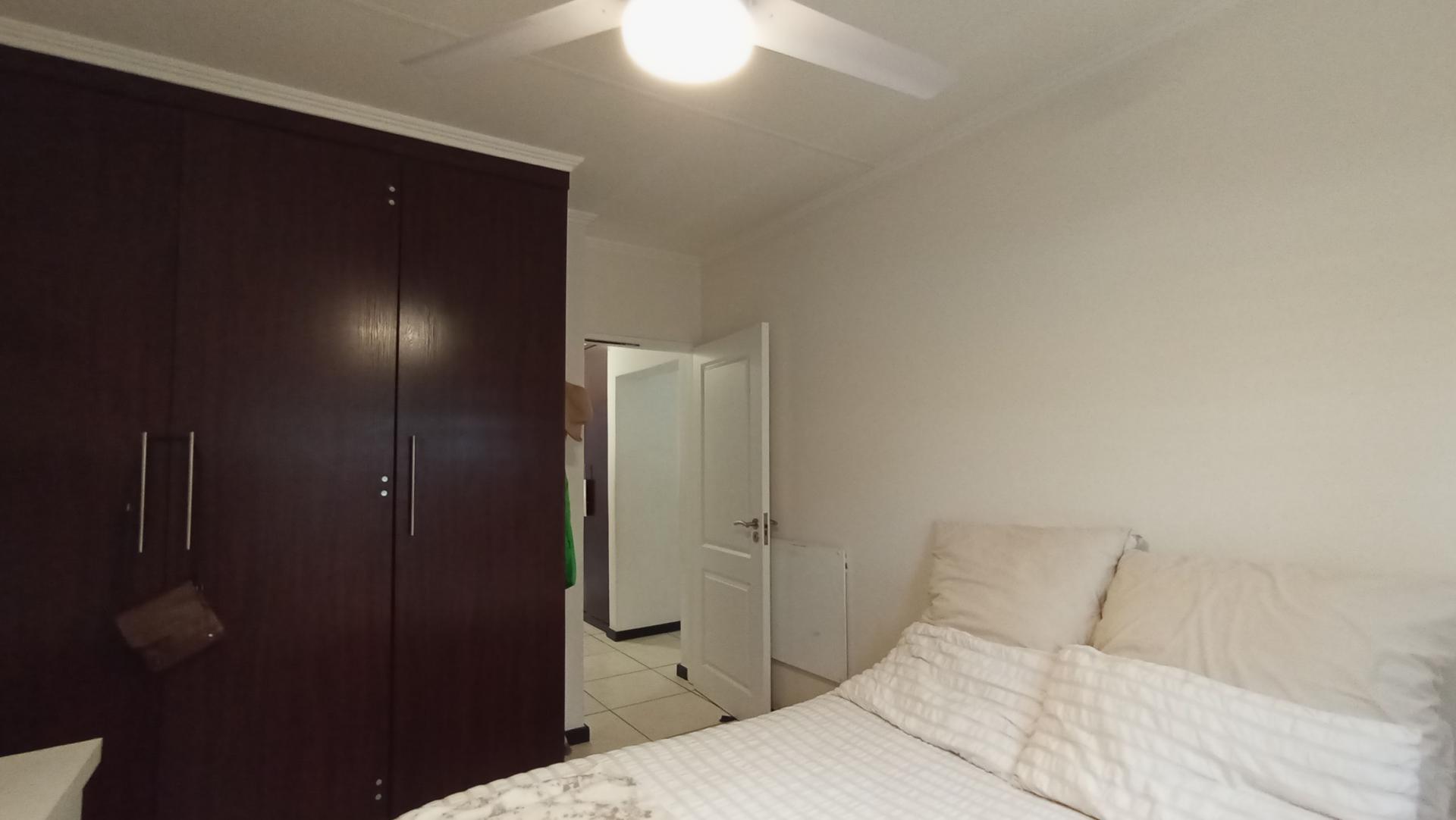 Bed Room 2 - 11 square meters of property in Greenstone Hill