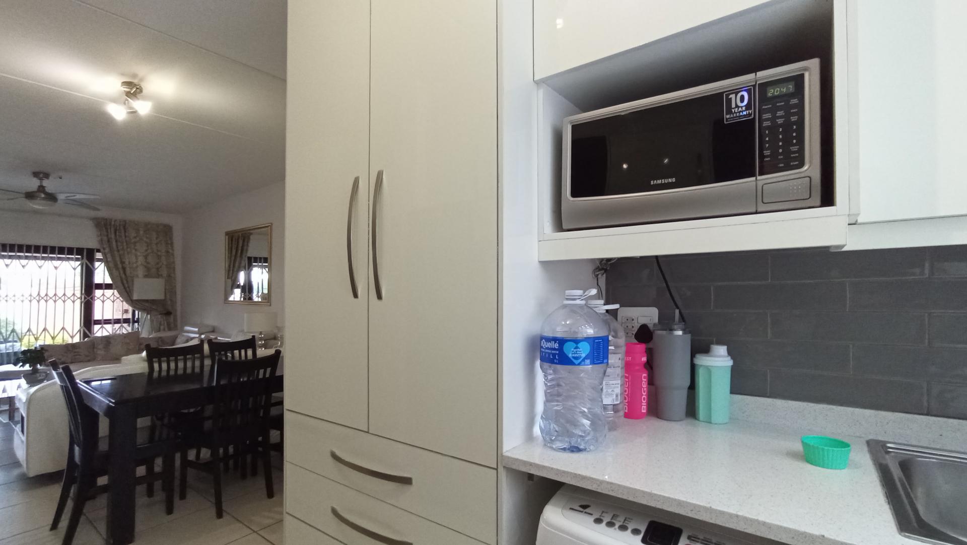 Kitchen - 9 square meters of property in Greenstone Hill