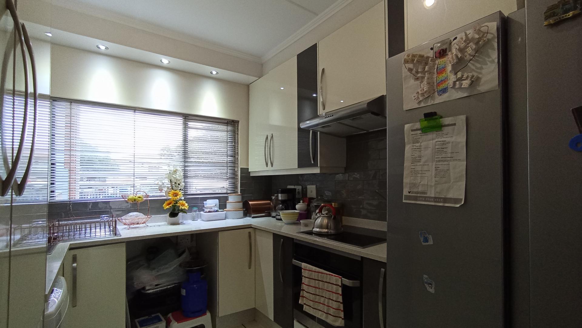 Kitchen - 9 square meters of property in Greenstone Hill
