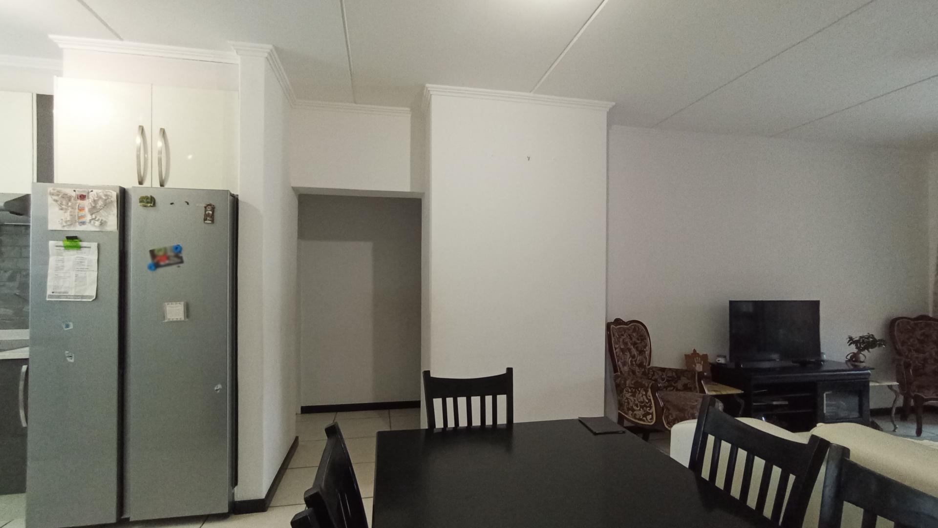 Dining Room - 8 square meters of property in Greenstone Hill
