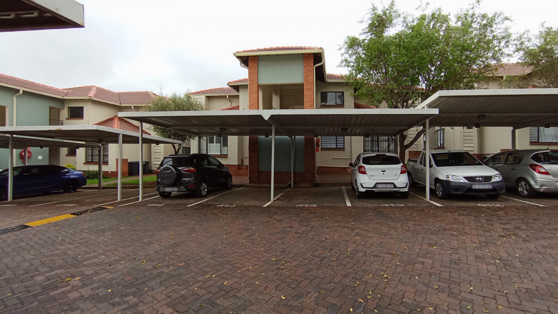 Front View of property in Greenstone Hill