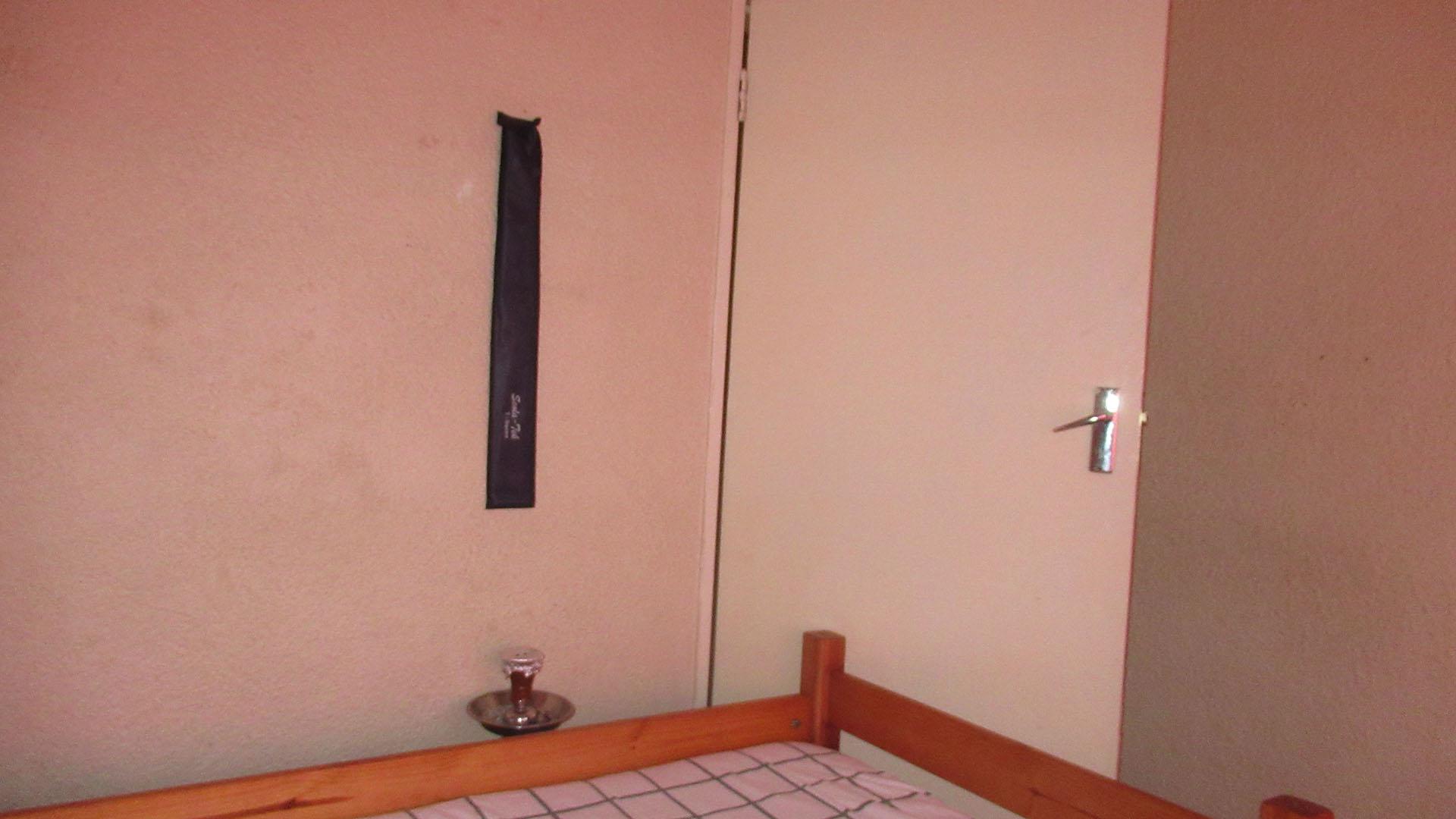 Bed Room 2 - 12 square meters of property in Helikon Park