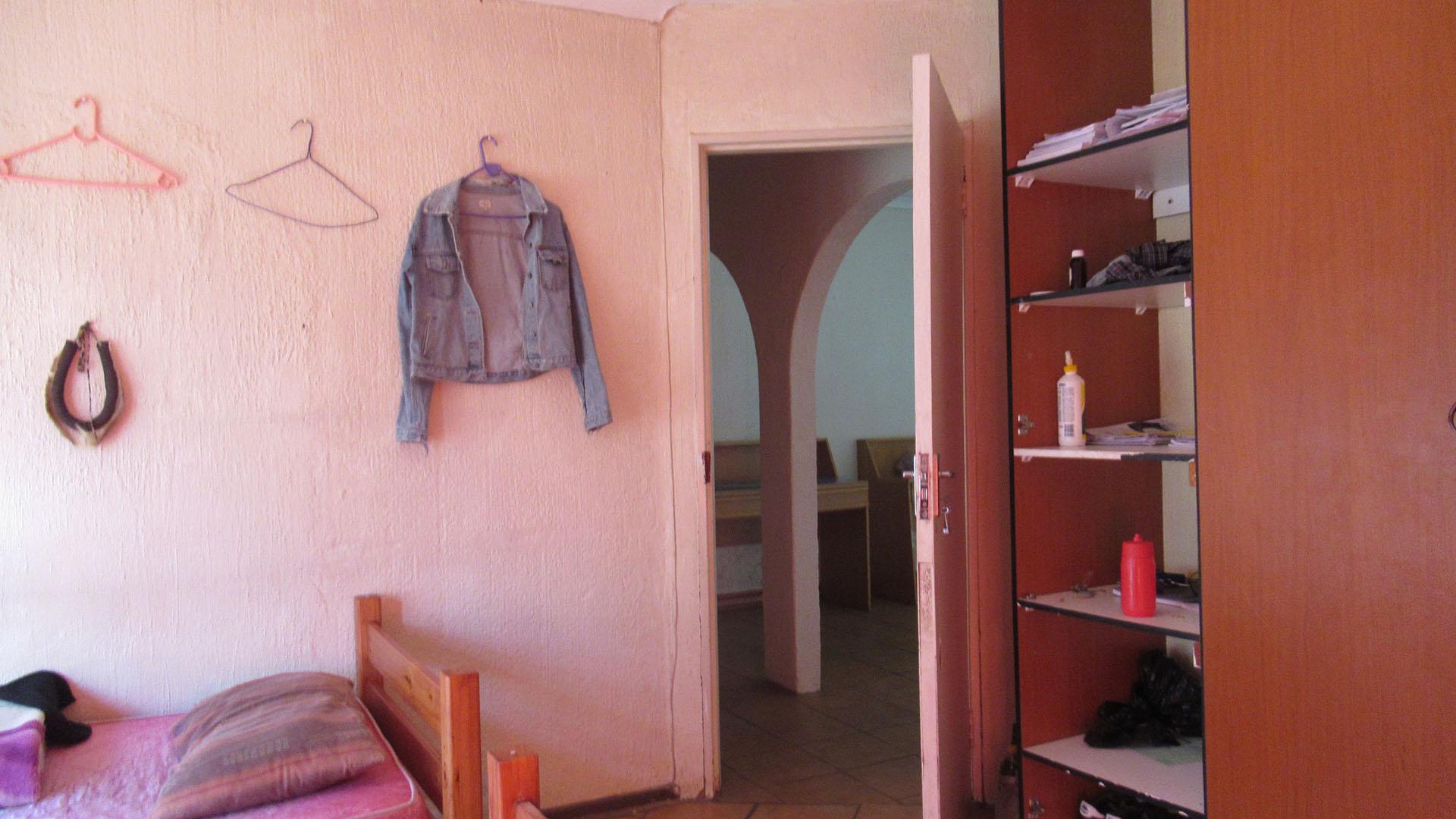 Bed Room 4 - 19 square meters of property in Helikon Park