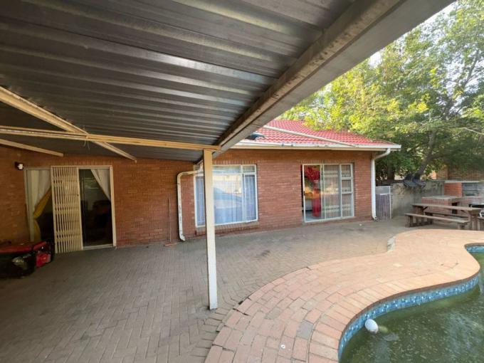 4 Bedroom House for Sale For Sale in Rustenburg - MR673840