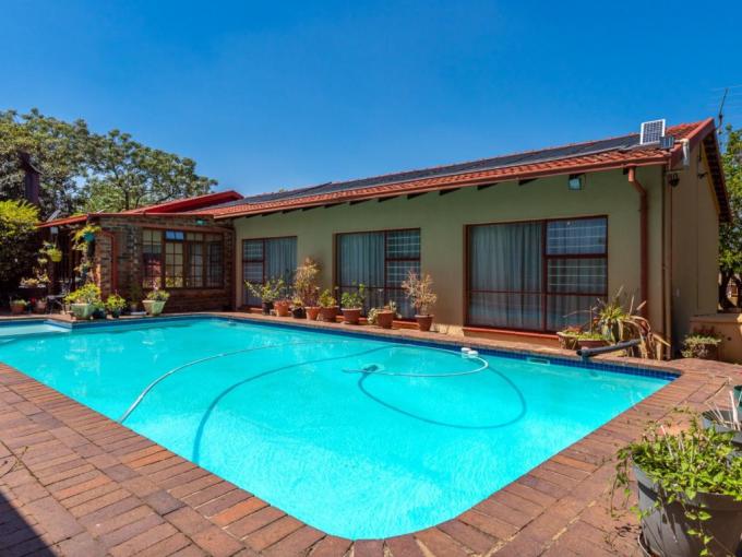 4 Bedroom House for Sale For Sale in Mulbarton - MR673861