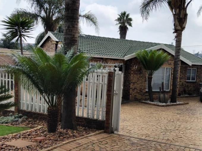 3 Bedroom House for Sale For Sale in Suideroord - MR673866