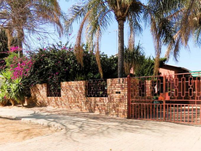 4 Bedroom House for Sale For Sale in Eersterust - MR673875