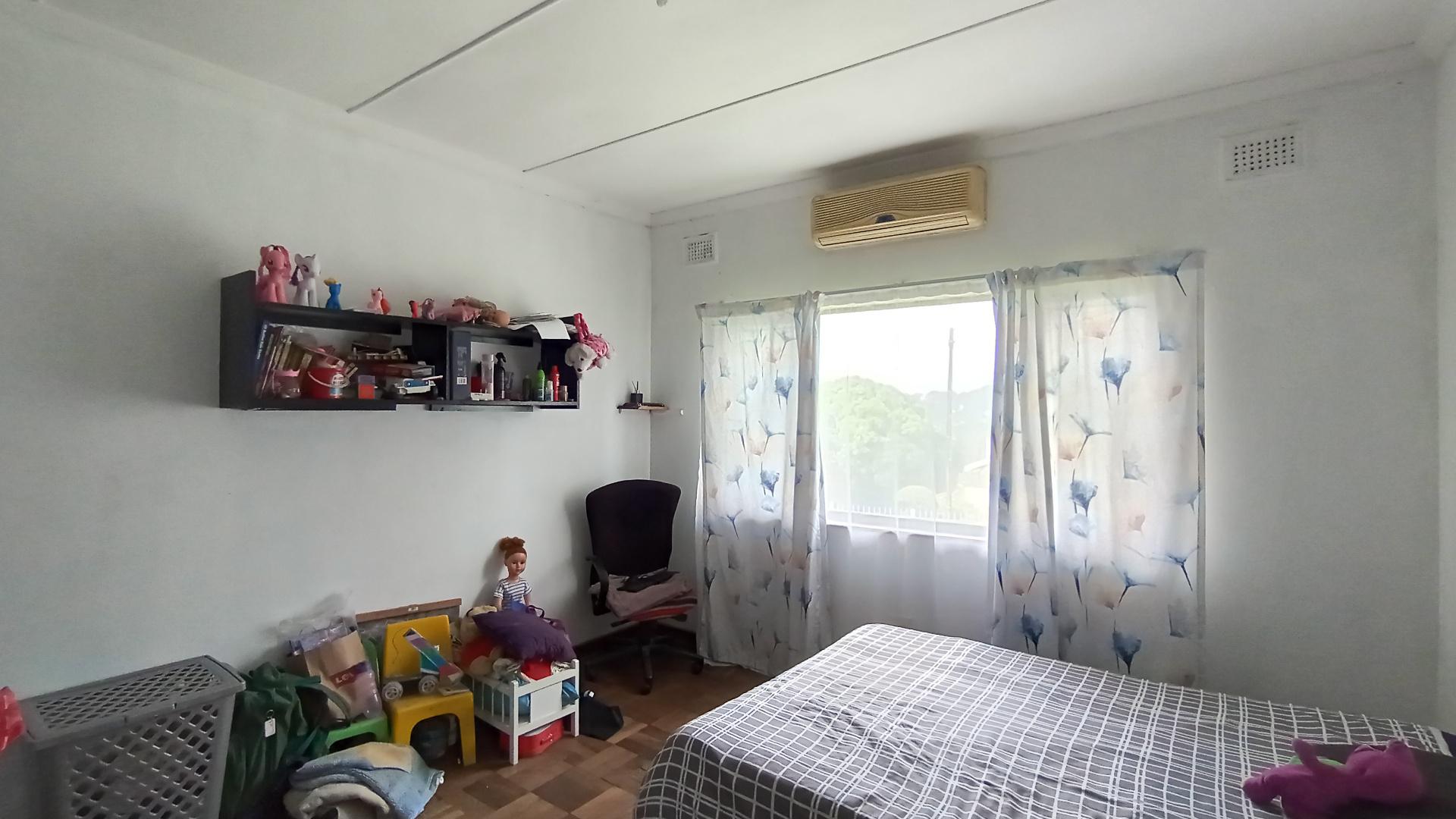 Bed Room 1 - 16 square meters of property in Greenwood Park