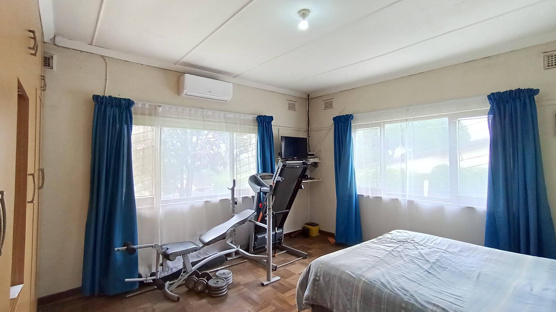 Bed Room 2 - 20 square meters of property in Greenwood Park