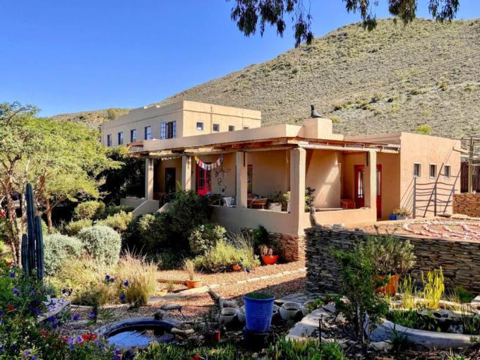4 Bedroom House for Sale For Sale in Barrydale - MR673893