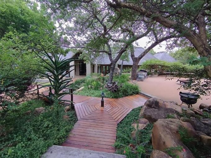 4 Bedroom House to Rent in Hoedspruit - Property to rent - MR673923