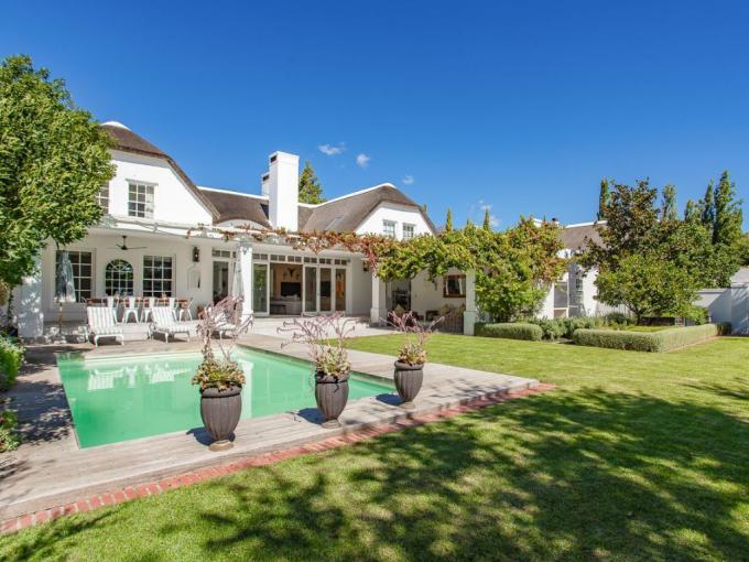 4 Bedroom House for Sale For Sale in Franschhoek - MR673937