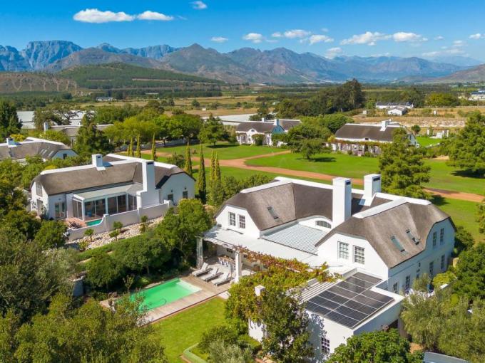 4 Bedroom House for Sale For Sale in Franschhoek - MR673937