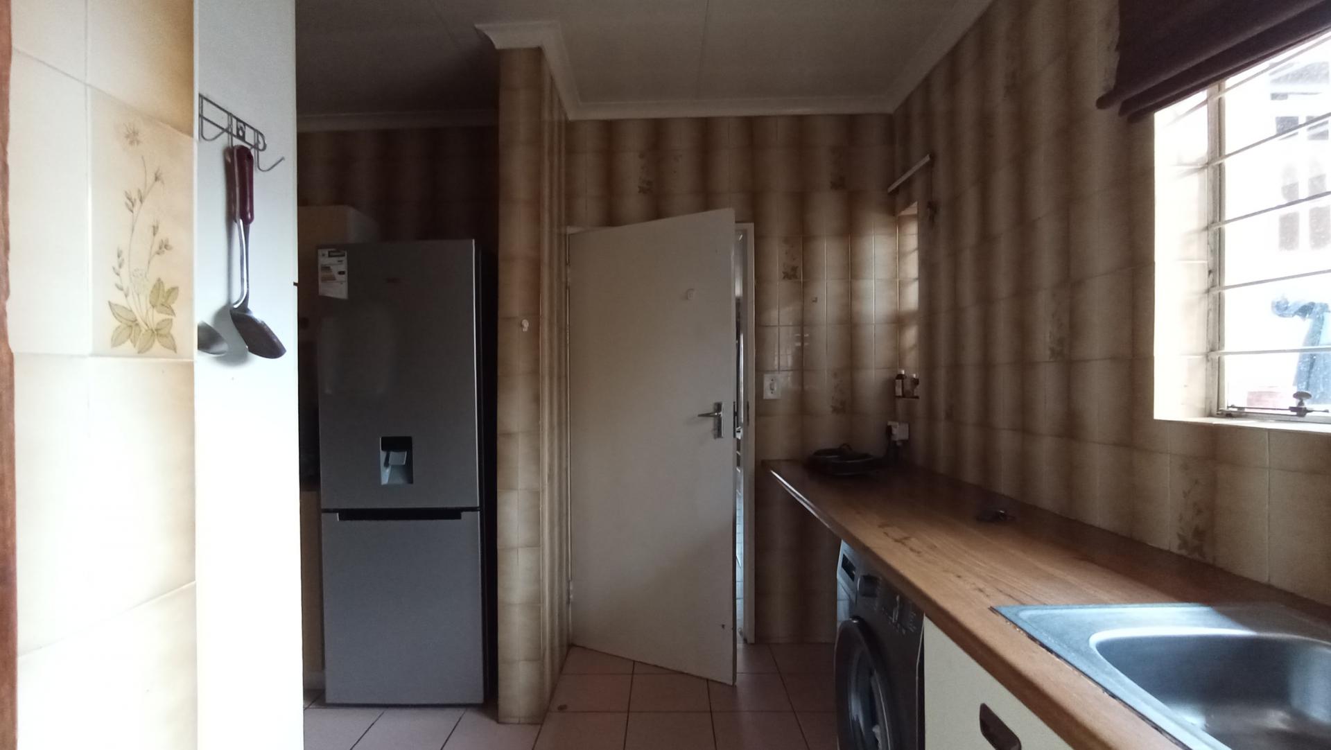 Kitchen - 12 square meters of property in Simmerfield