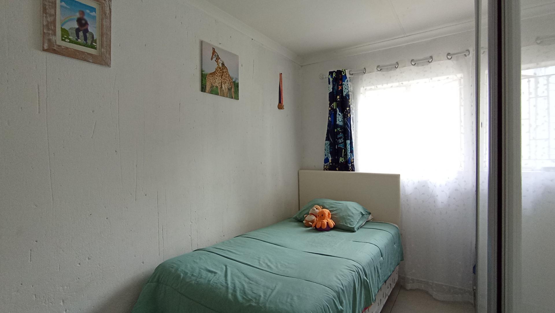 Bed Room 2 - 10 square meters of property in Greenstone Hill