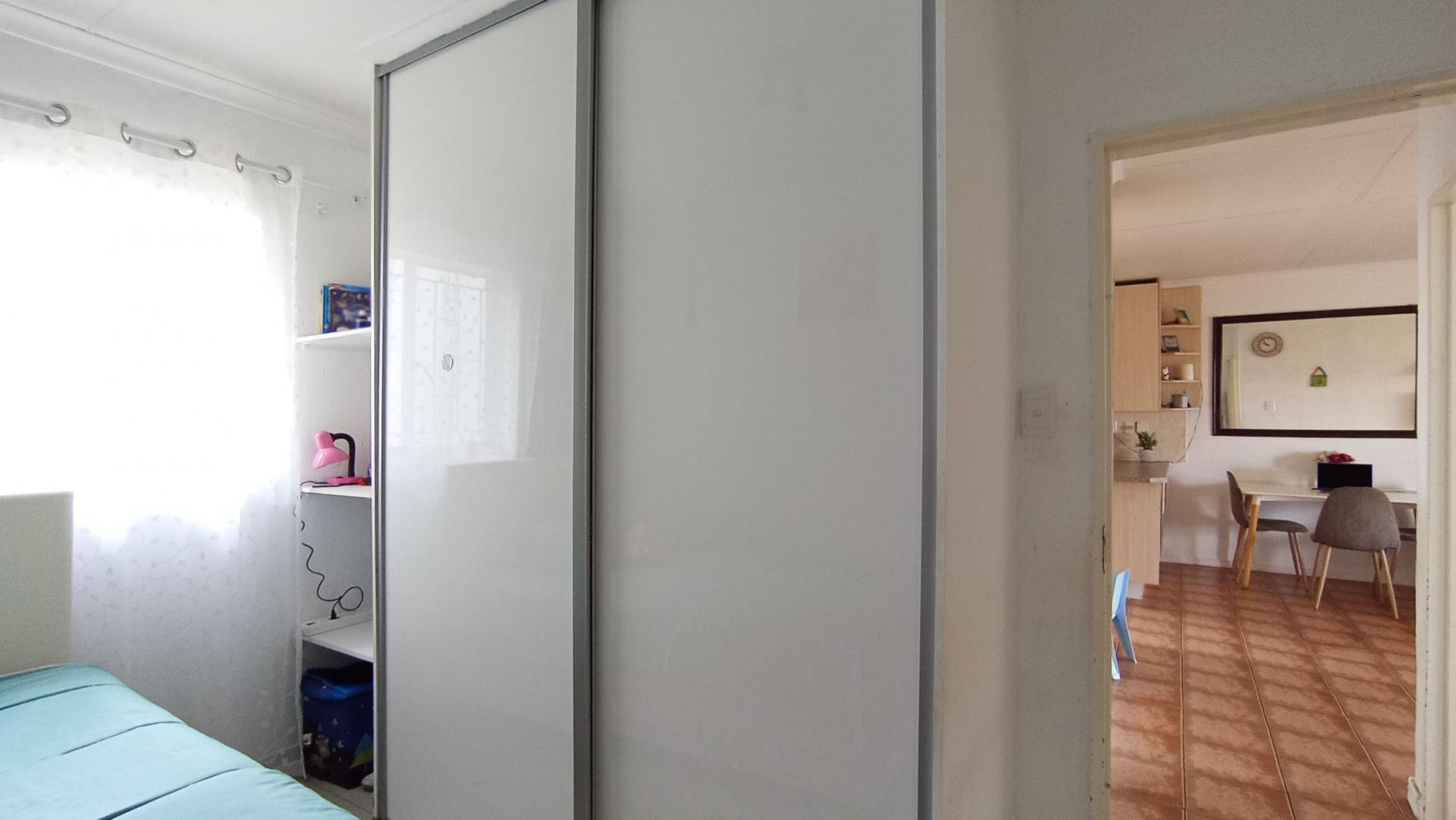 Bed Room 2 - 10 square meters of property in Greenstone Hill