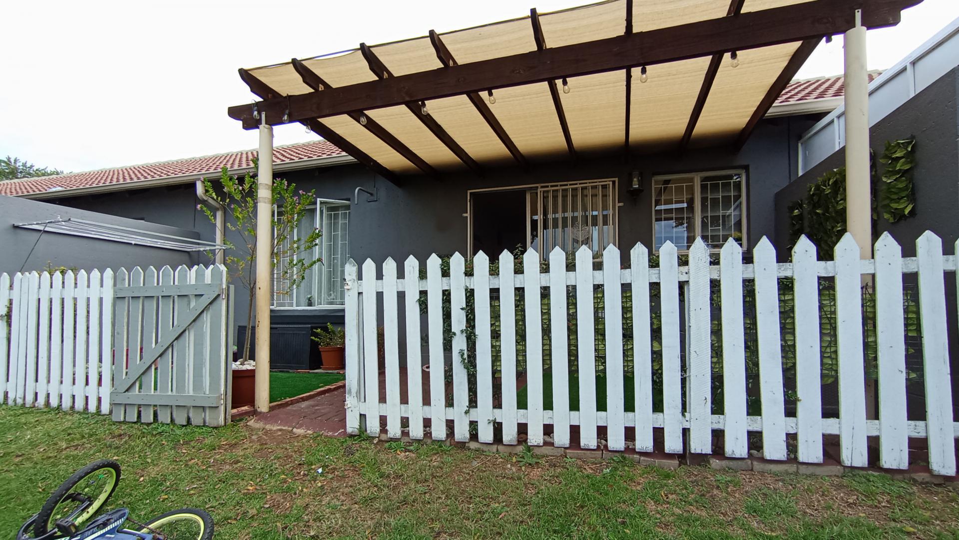 Front View of property in Greenstone Hill
