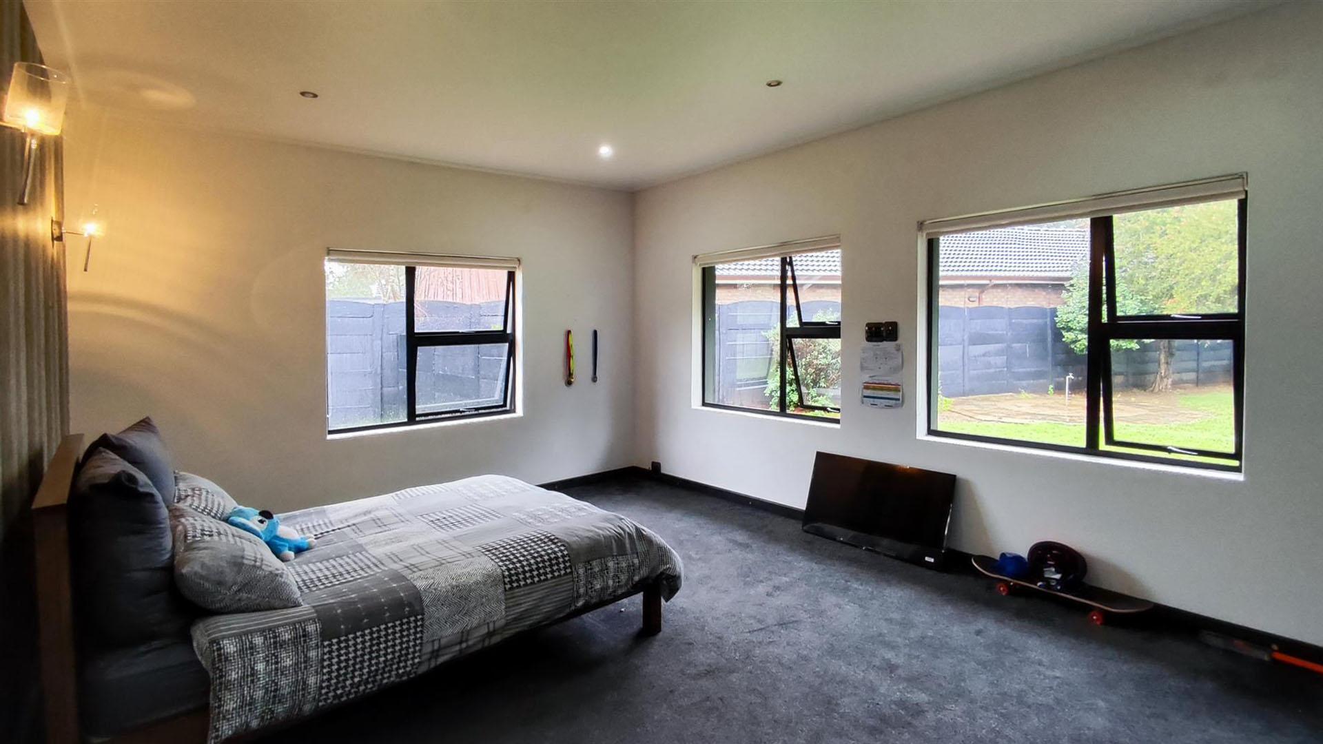 Bed Room 1 - 39 square meters of property in Rynfield