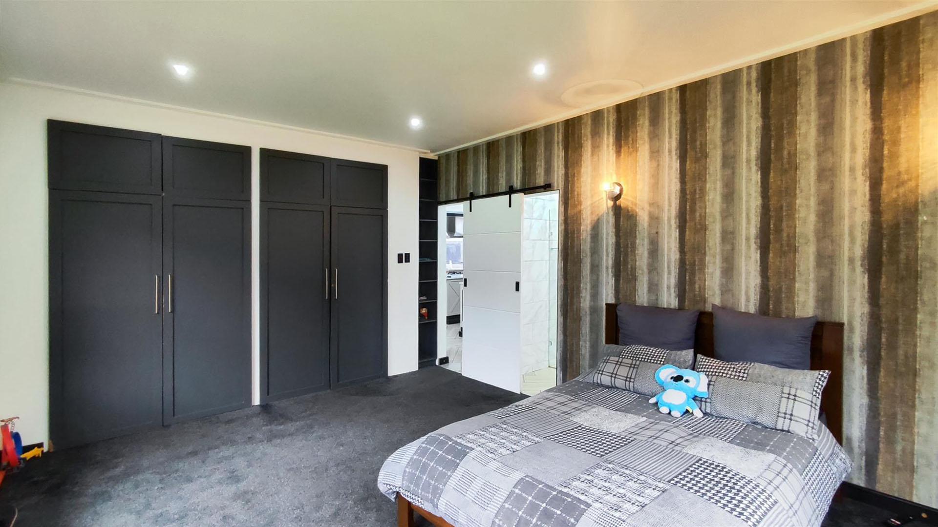 Bed Room 1 - 39 square meters of property in Rynfield