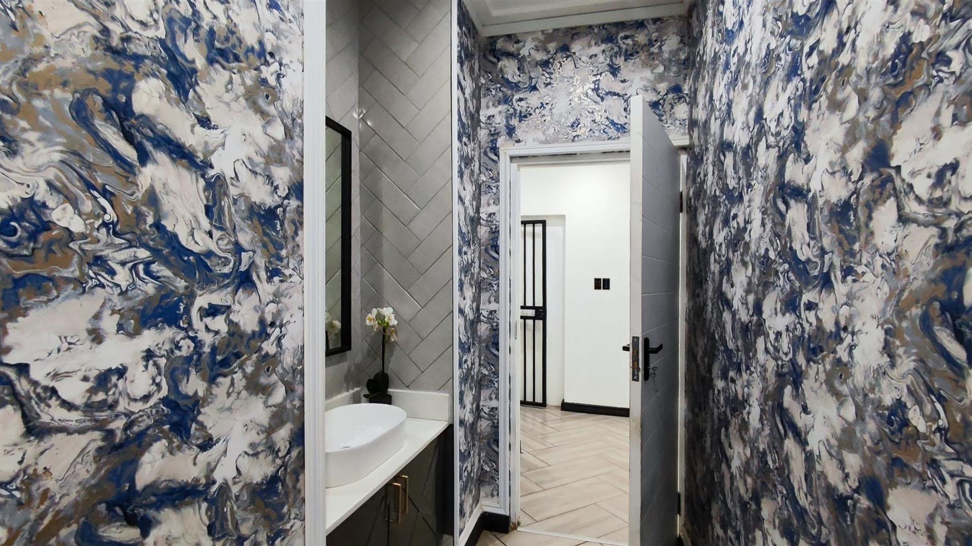 Bathroom 3+ - 5 square meters of property in Rynfield