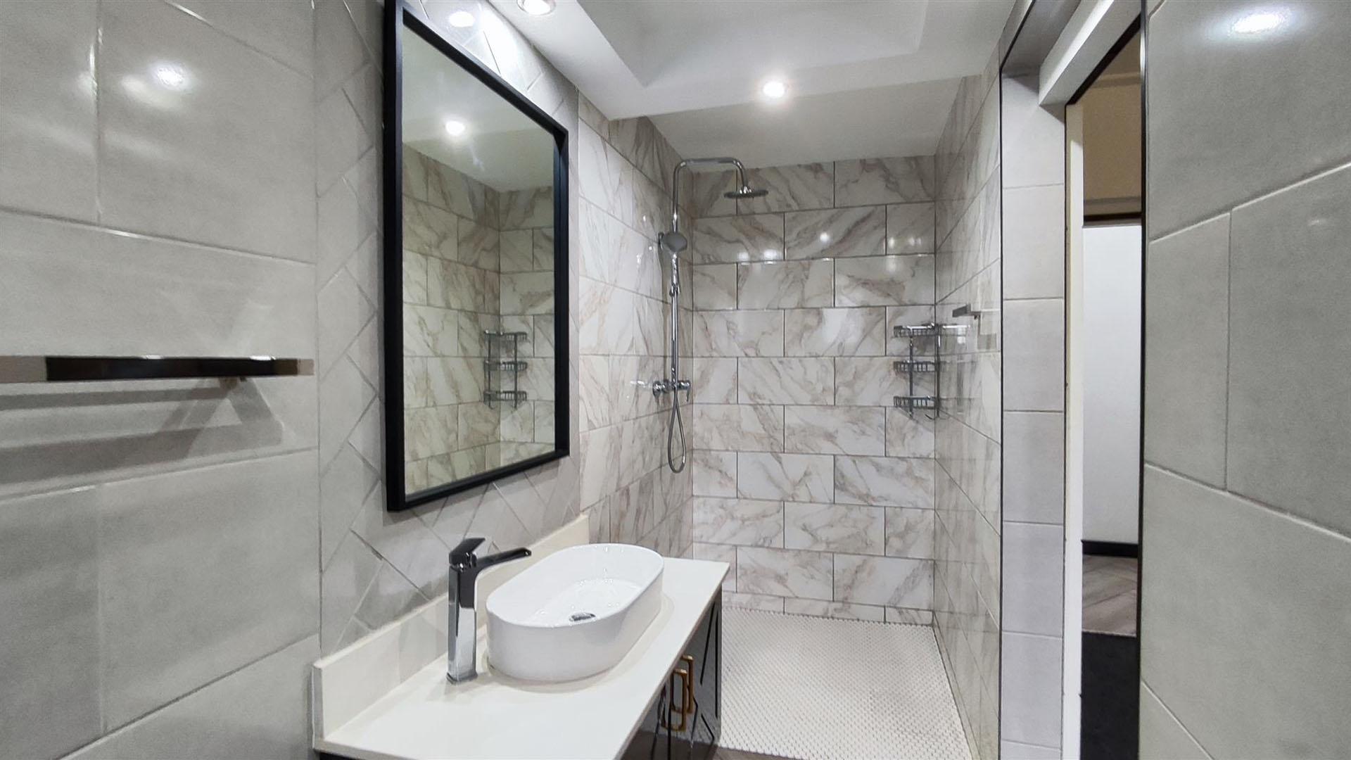 Bathroom 2 - 5 square meters of property in Rynfield