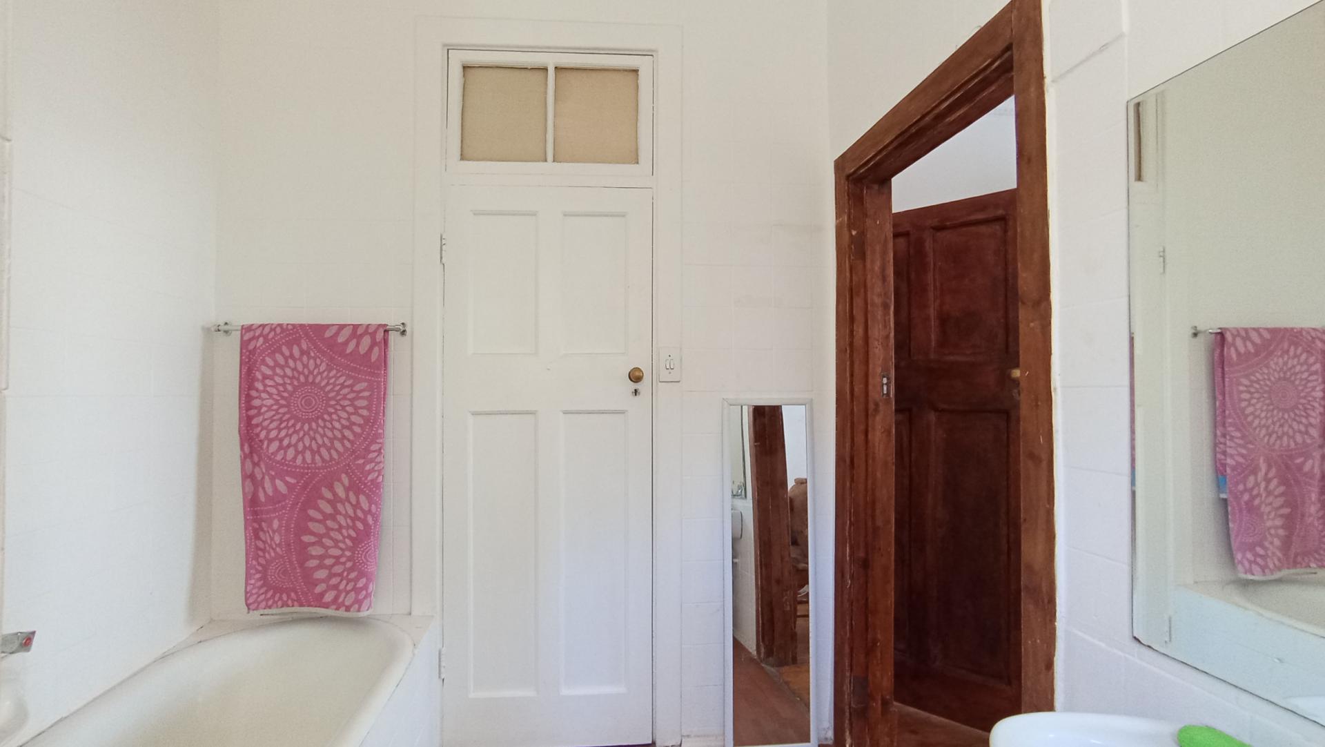 Main Bathroom - 7 square meters of property in Kensington - JHB