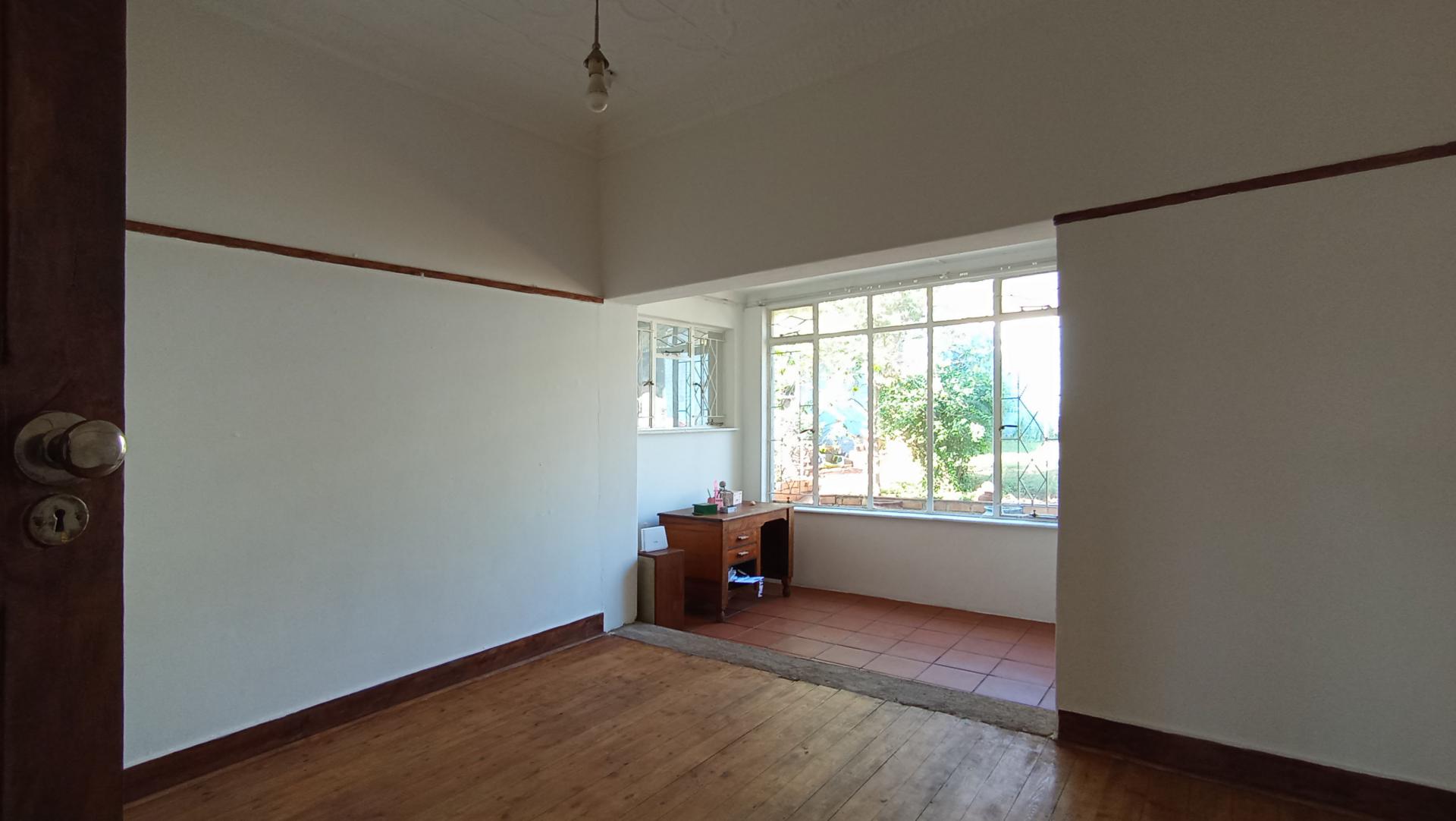 Bed Room 1 - 37 square meters of property in Kensington - JHB