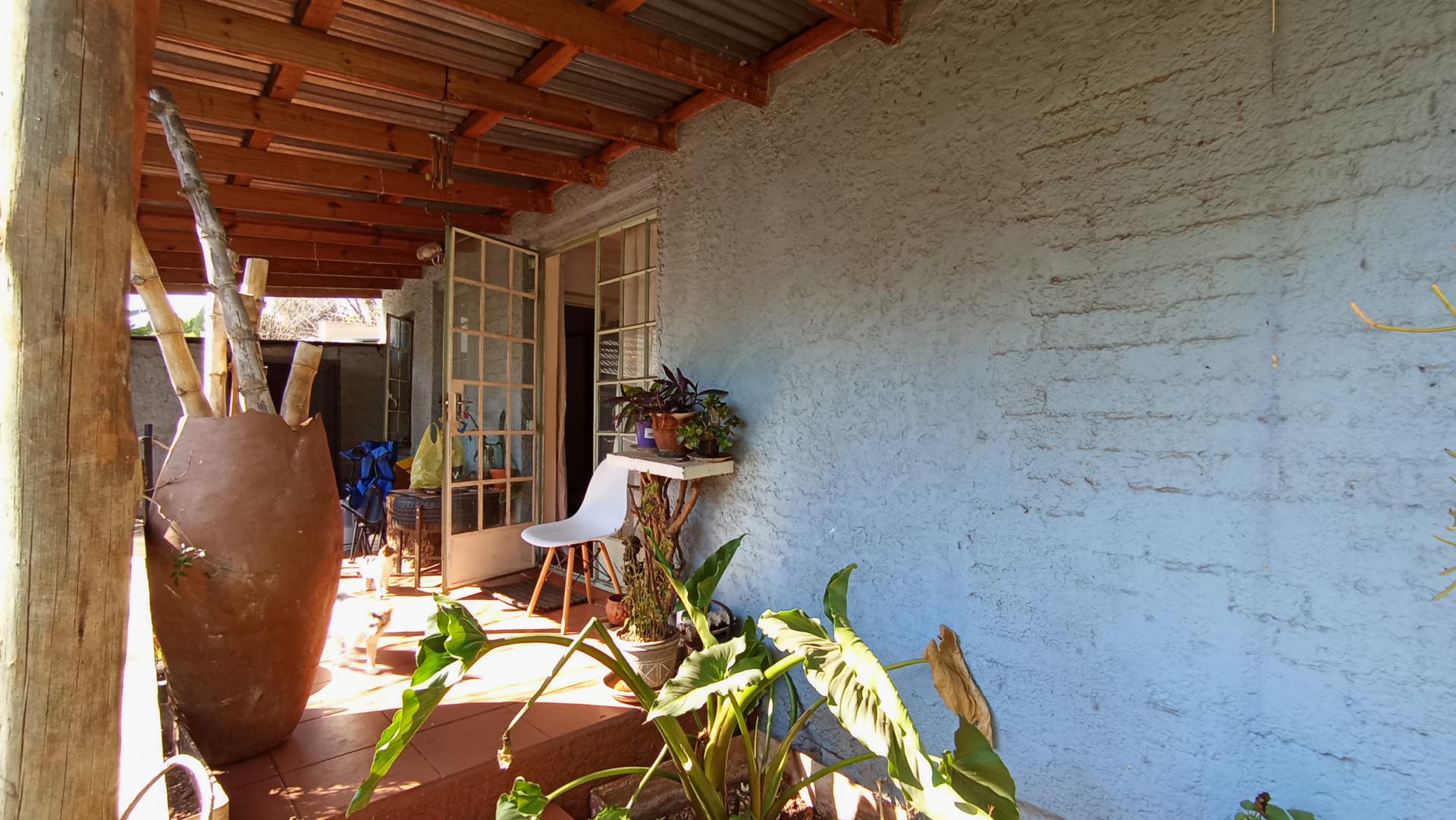 Patio - 21 square meters of property in Kensington - JHB