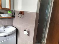 Bathroom 1 of property in Kensington - JHB