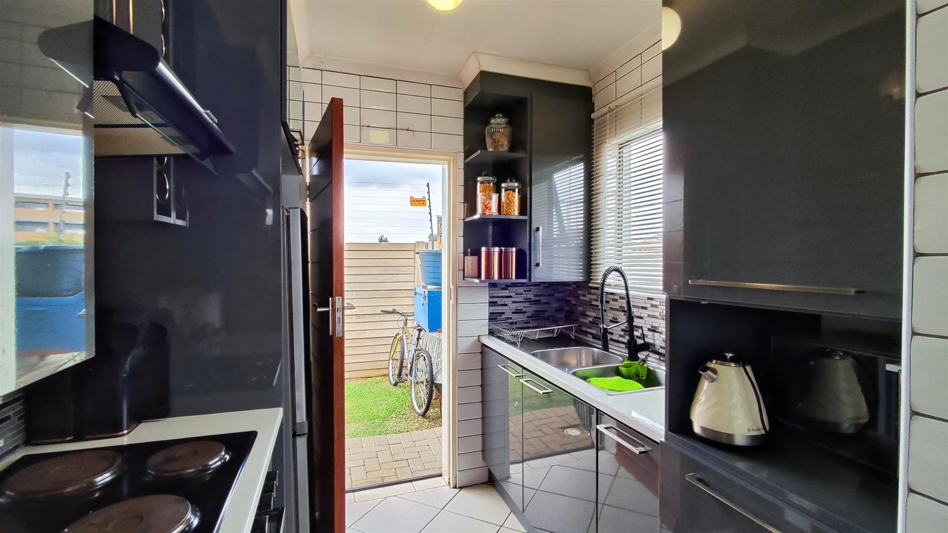 Kitchen - 7 square meters of property in Alliance