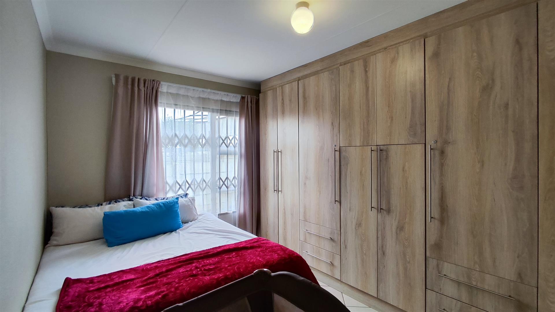 Main Bedroom - 13 square meters of property in Alliance