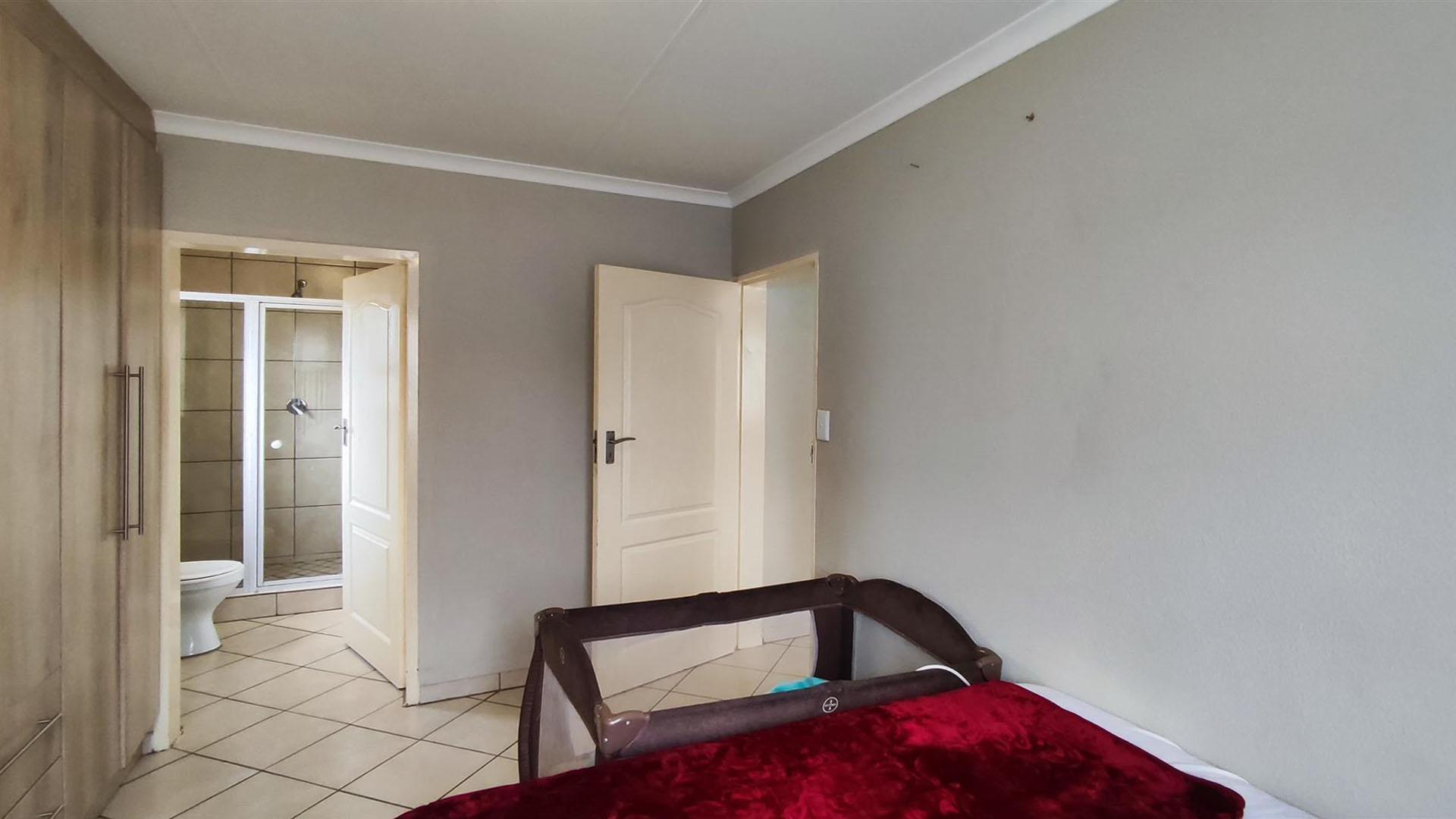 Main Bedroom - 13 square meters of property in Alliance