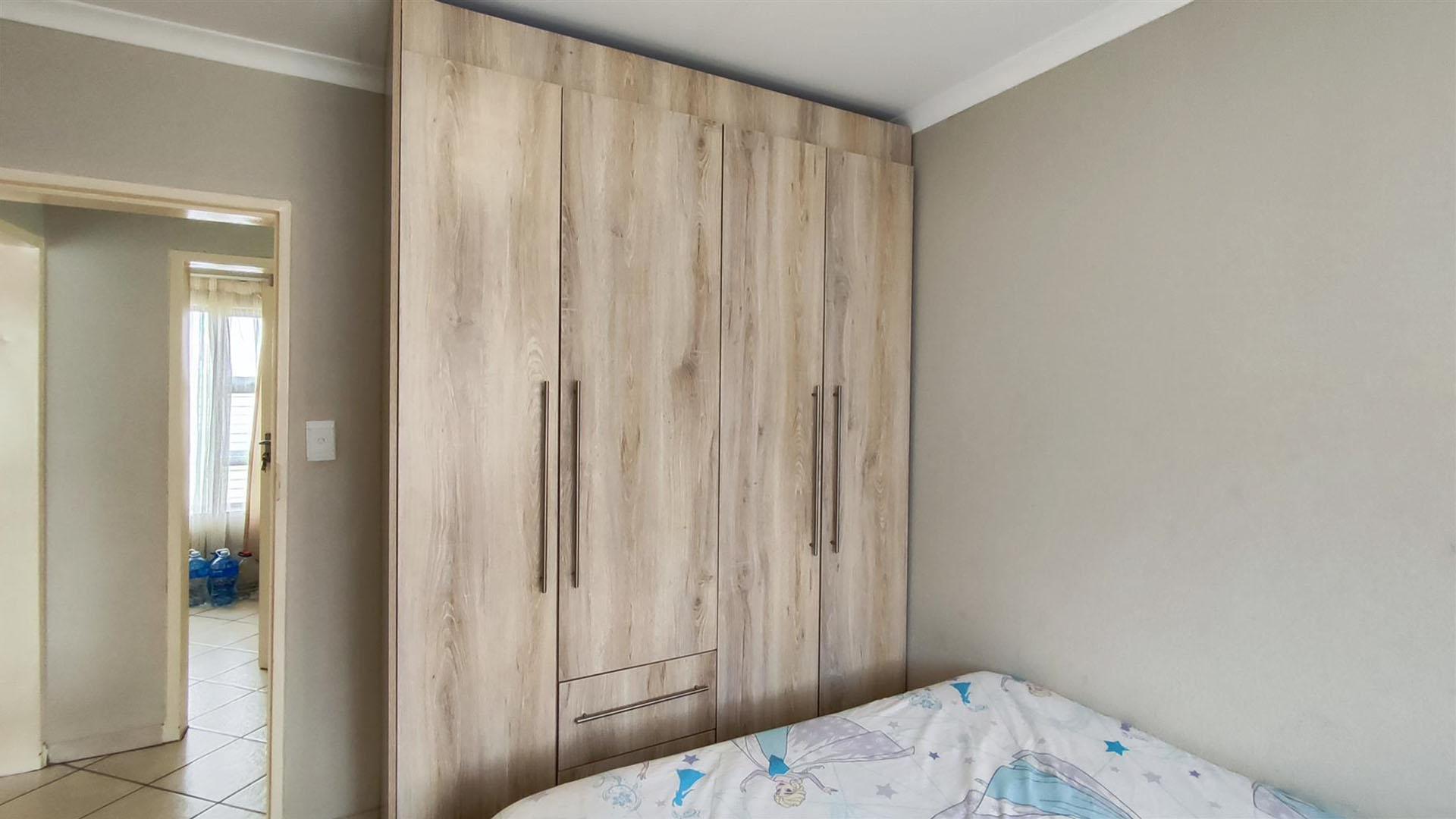 Bed Room 2 - 10 square meters of property in Alliance