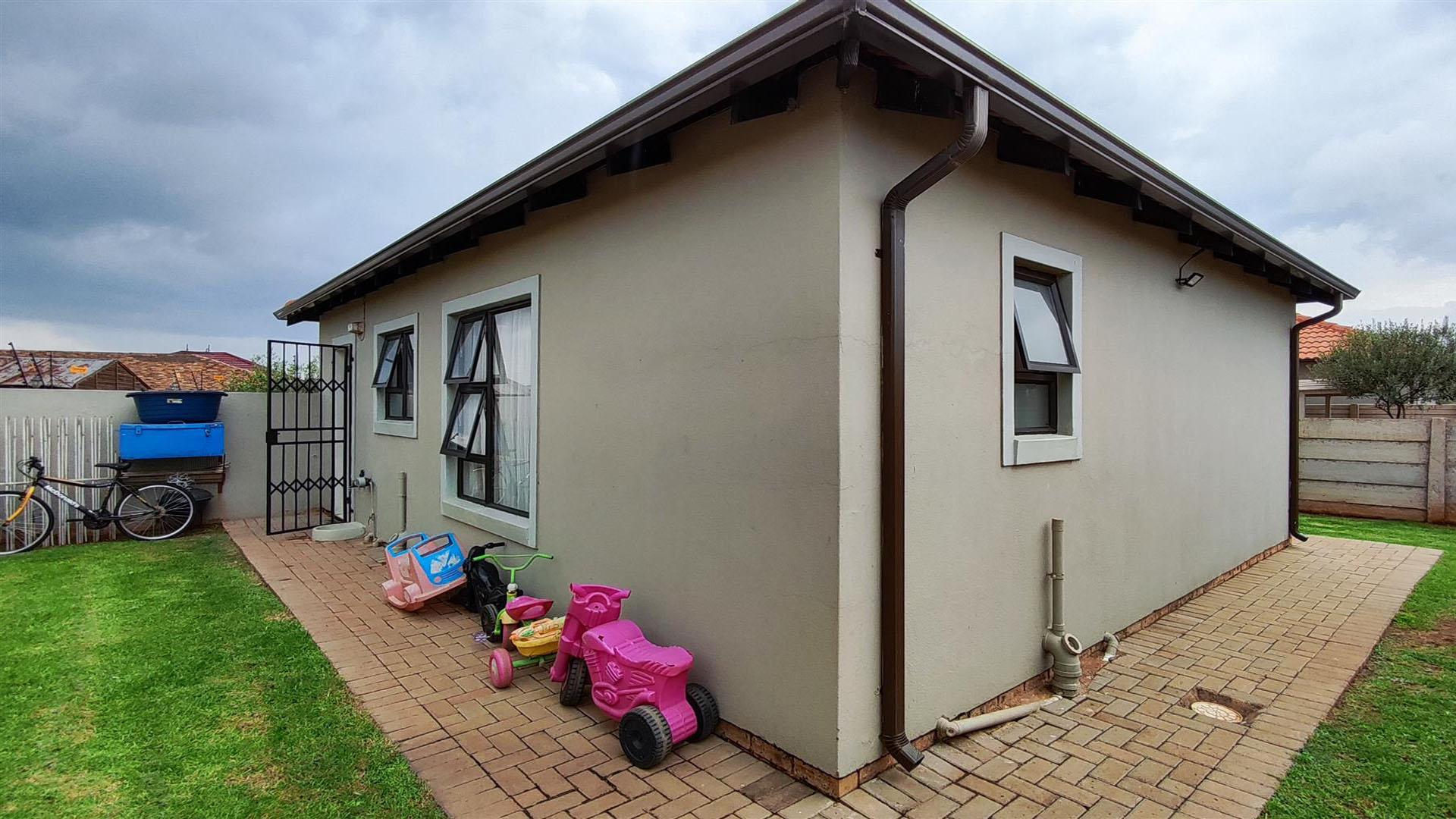 Backyard of property in Alliance