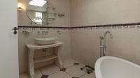 Bathroom 3+ - 16 square meters of property in Faerie Glen