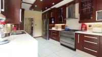 Kitchen - 17 square meters of property in Faerie Glen