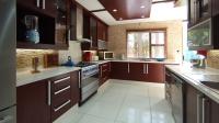 Kitchen - 17 square meters of property in Faerie Glen