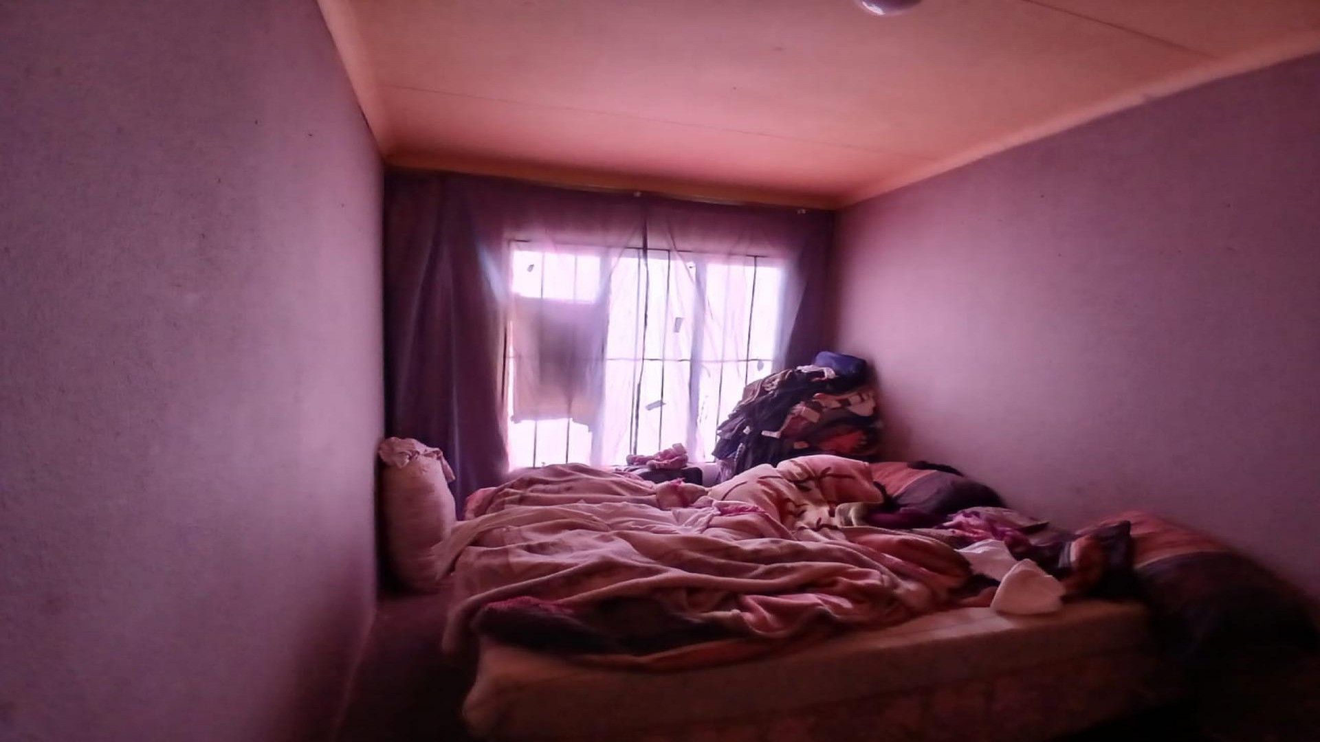 Bed Room 2 of property in Protea Glen