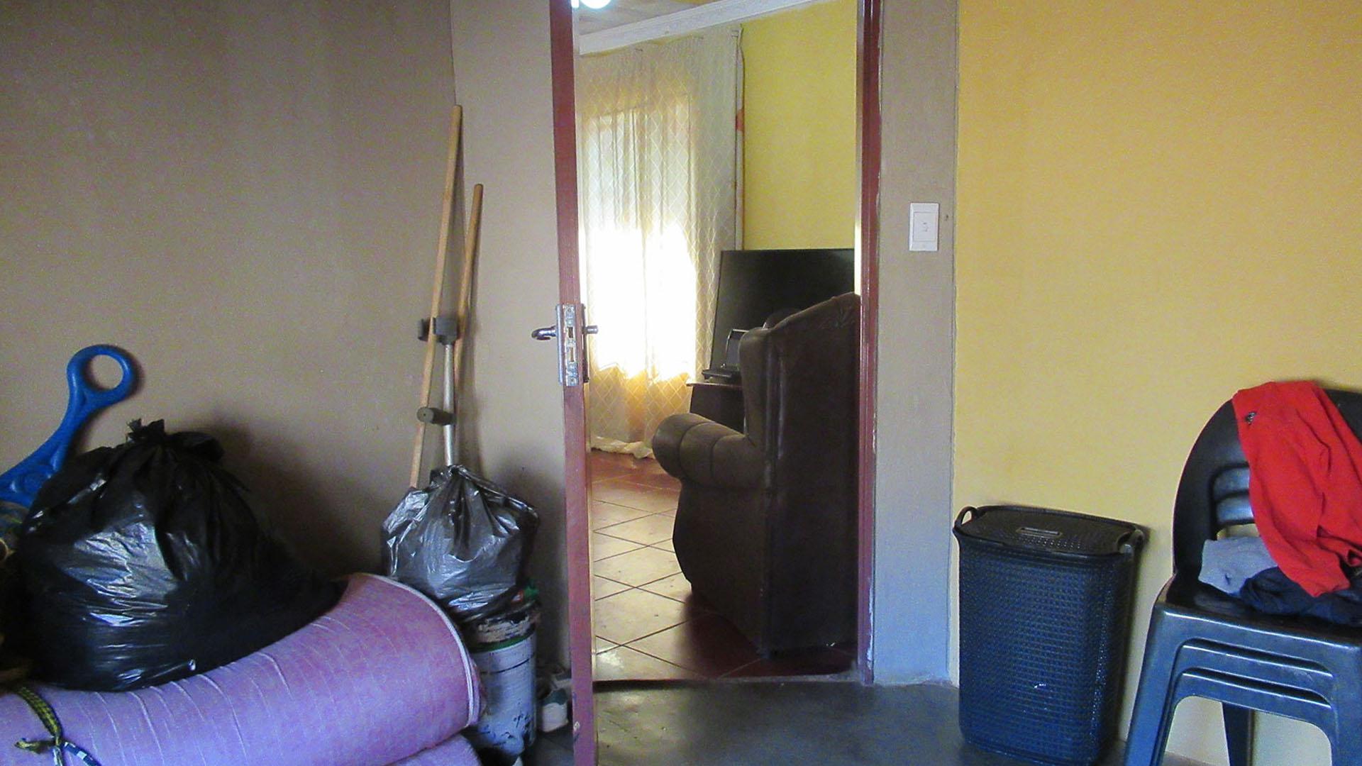 Bed Room 3 - 9 square meters of property in Protea Glen