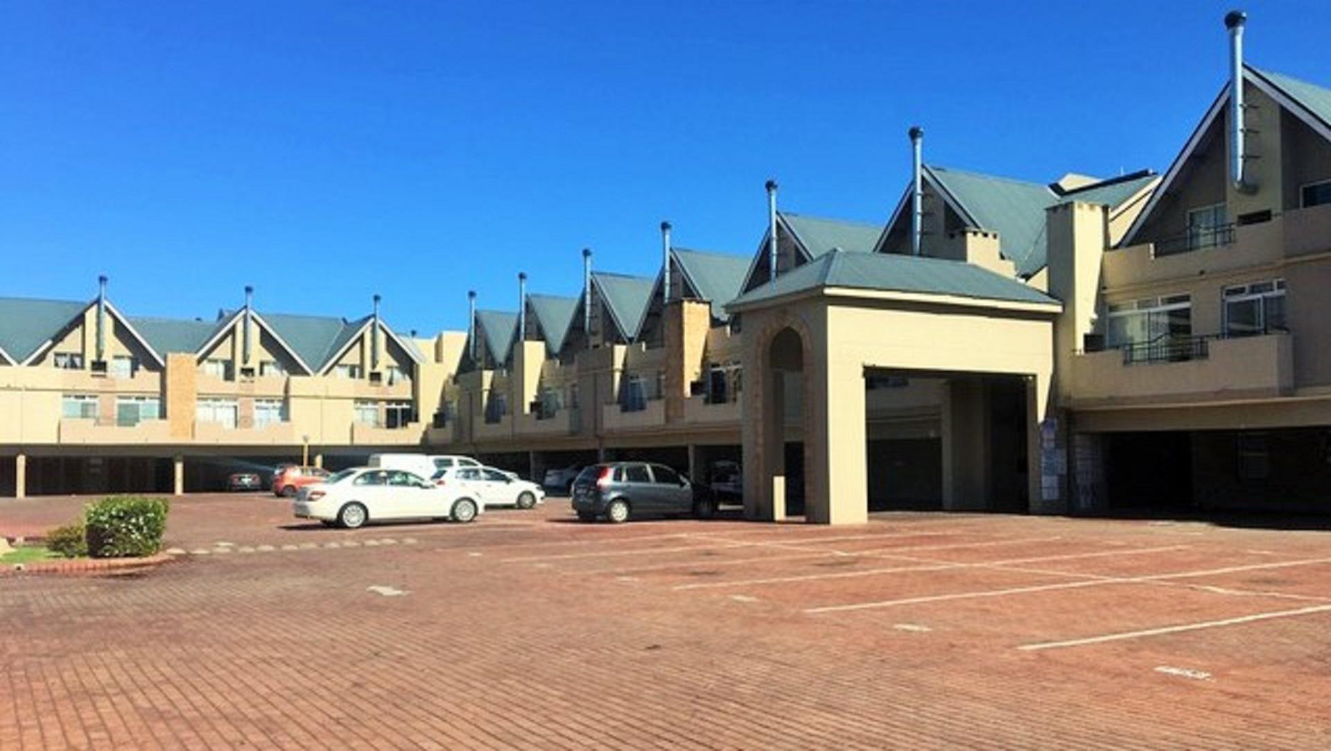 Front View of property in Strand