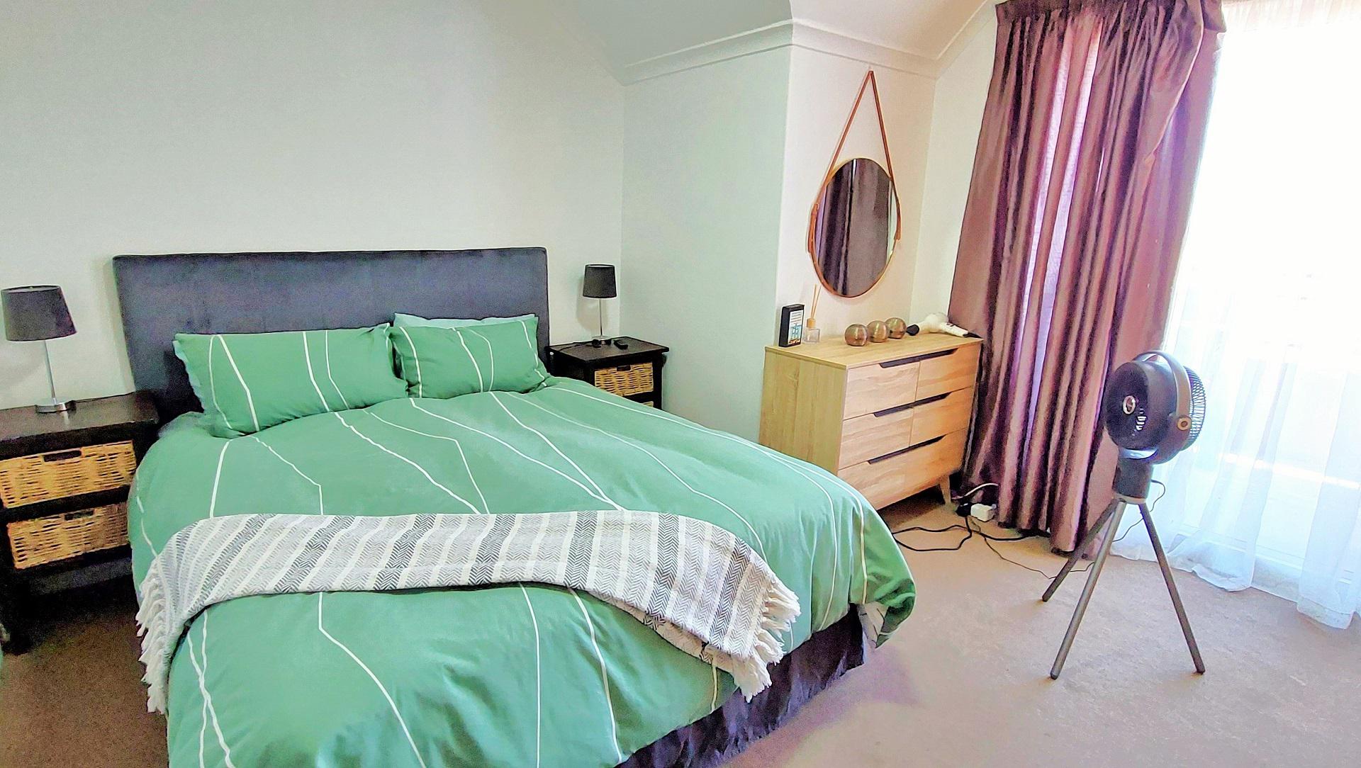 Bed Room 1 of property in Strand