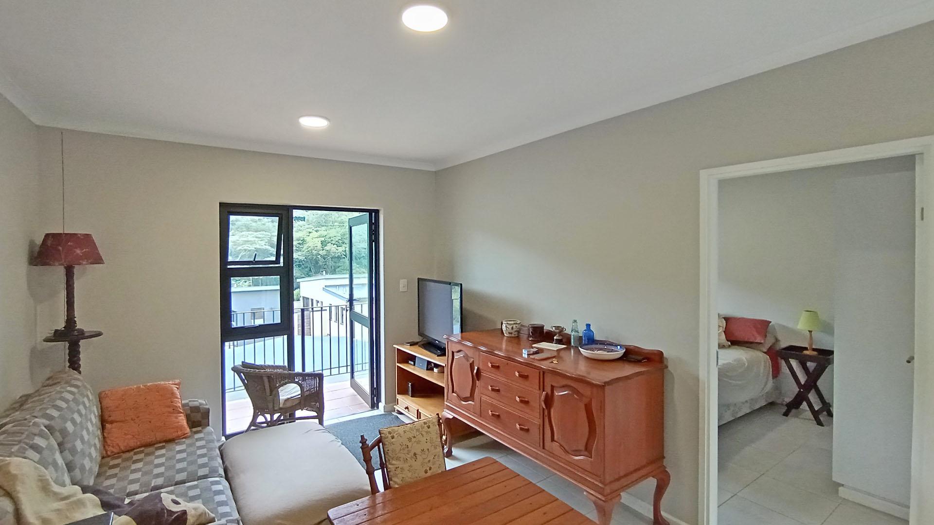 Lounges - 9 square meters of property in Waterfall