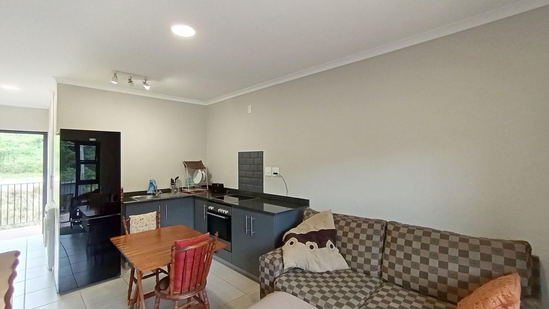 Lounges - 9 square meters of property in Waterfall