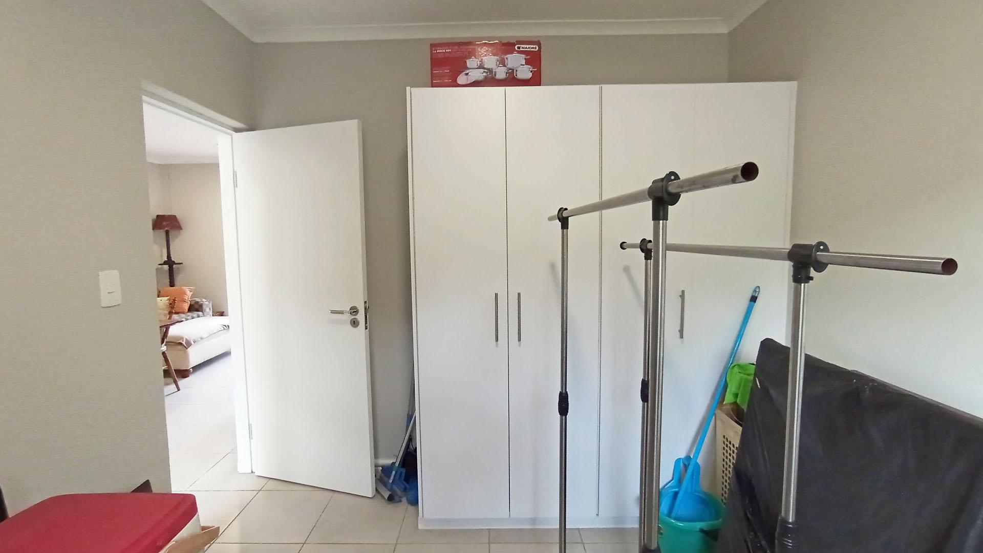 Bed Room 2 - 12 square meters of property in Waterfall